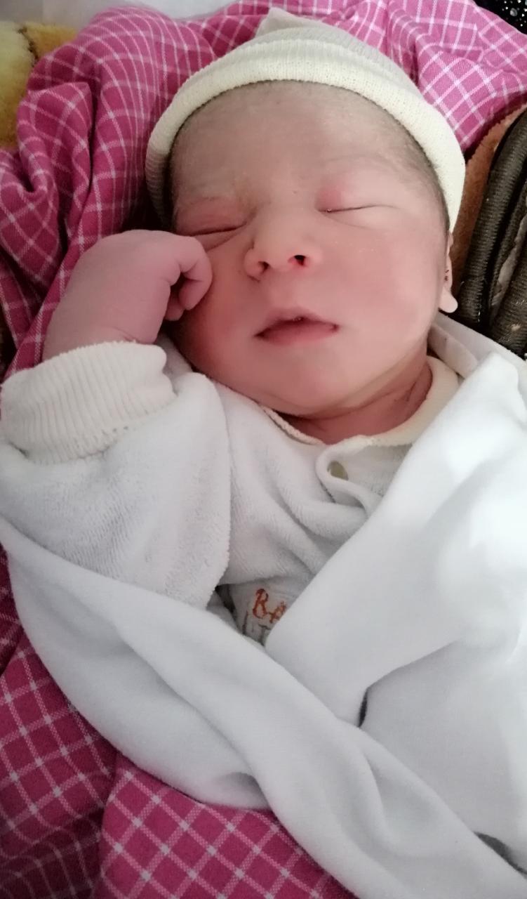 ولادة الطفلة زينب علي منصور