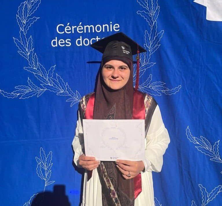 شهادة الدكتوراه في الالكترونيك لـ"رشا أحمد شمس الدين" من جامعة ليلي في فرنسا